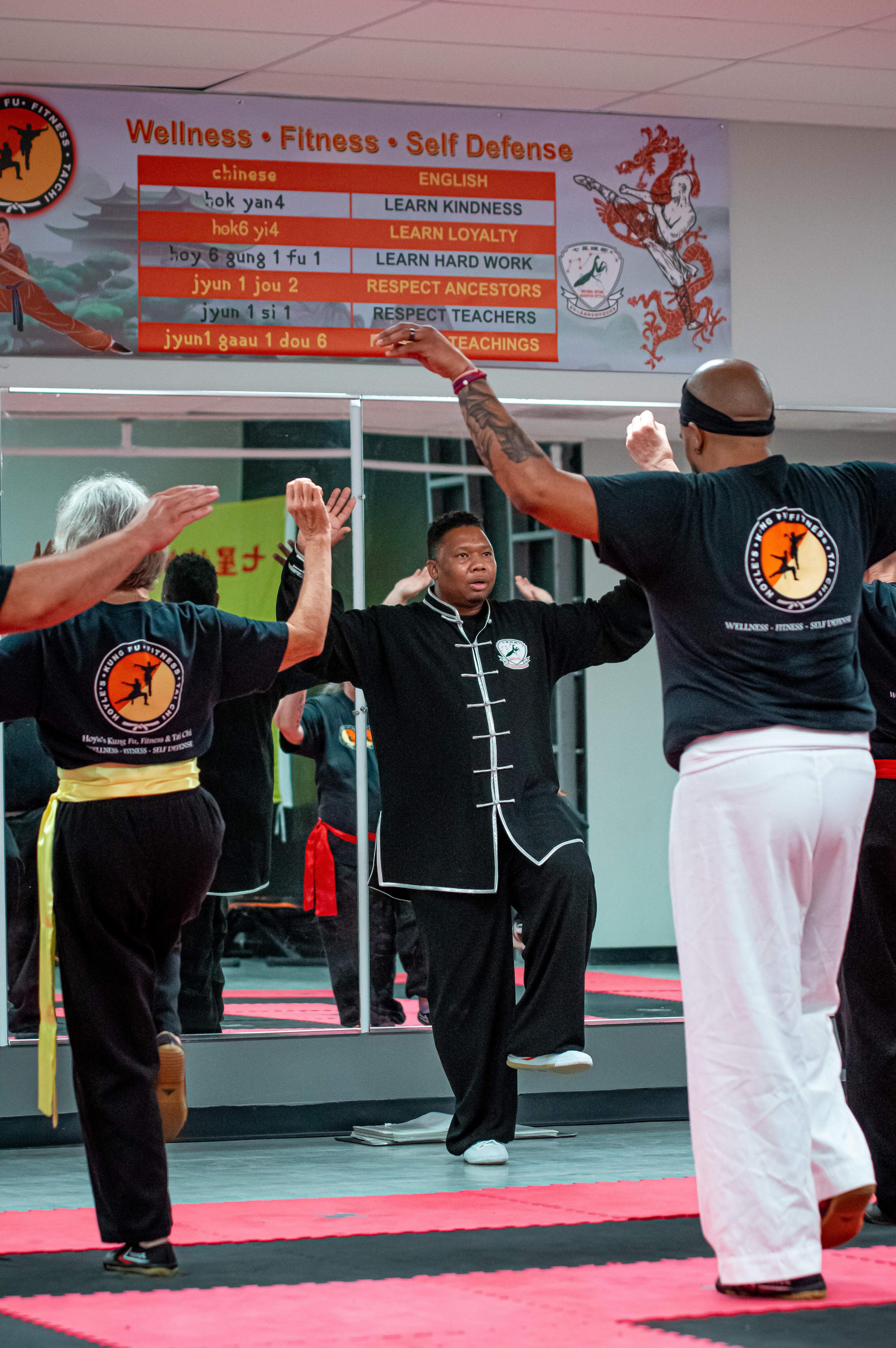 Explore the benefits of Tai Chi martial arts - Action Photo 4